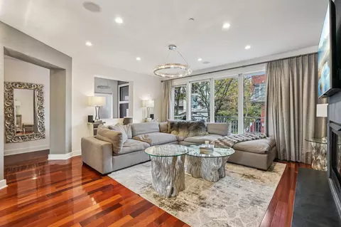 25 Vela Way #25, Edgewater, NJ 07020