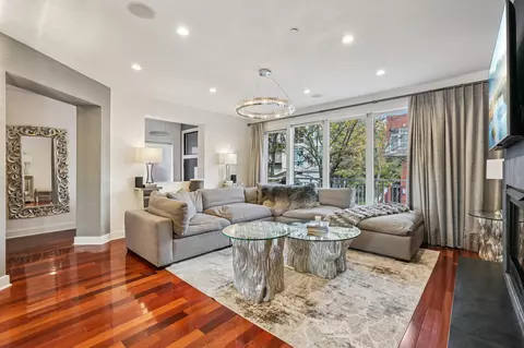 25 Vela Way #25, Edgewater, NJ 07020