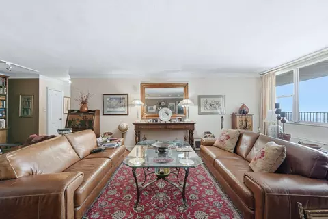 6040 Blvd E #32J, West New York, NJ 07093