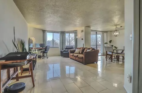 525 Harmon Cove Tower #525, Secaucus, NJ 07094