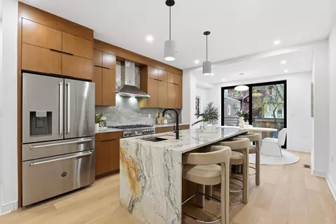 207 4th St, Jersey City, NJ 07302