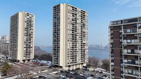 5 Horizon Rd #203, Fort Lee, NJ 07024