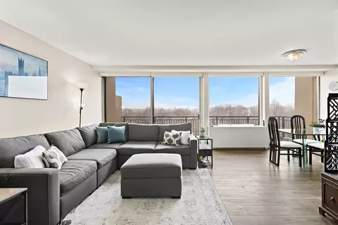 1 Horizon Rd #806, Fort Lee, NJ 07024