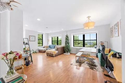 1 Greene St #103, Jersey City, NJ 07302