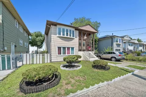 97-99 Country Village Rd, Jersey City, NJ 07305