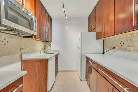 7004 Blvd E #38G, Guttenberg, NJ 07093