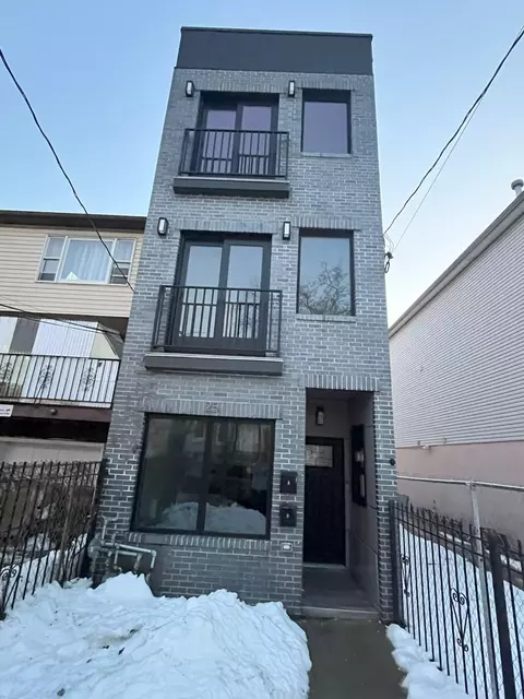 25 Jewett Ave, Jersey City, NJ 07304