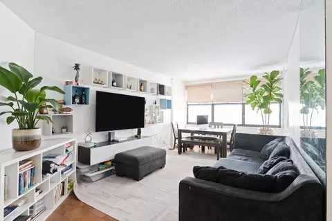 7002 Blvd E #8J, Guttenberg, NJ 07093