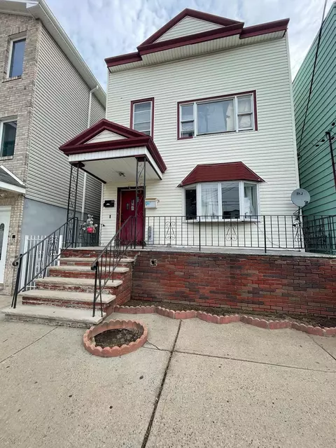 118 Williams Ave, Jersey City, NJ 07304