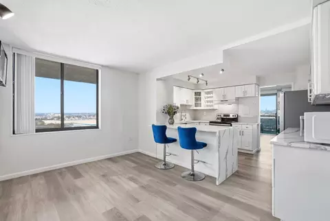 1633 Harmon Cove Tower #1633, Secaucus, NJ 07094