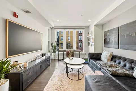 313 7th St #202, Jersey City, NJ 07302