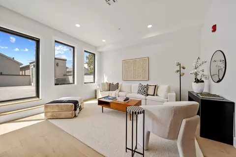 17 Leonard St #3, Jersey City, NJ 07307