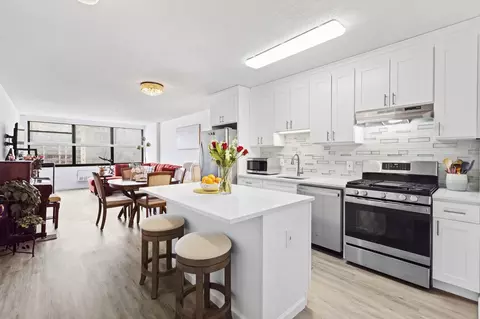 7002 Blvd E #14G, Guttenberg, NJ 07093