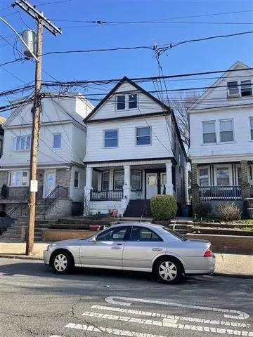 74 W 6th St, Bayonne, NJ 07002