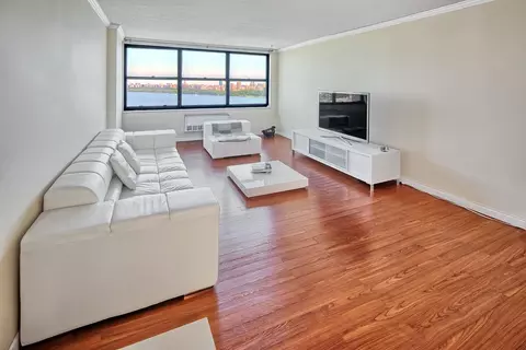 7002 Blvd E #26D, Guttenberg, NJ 07093