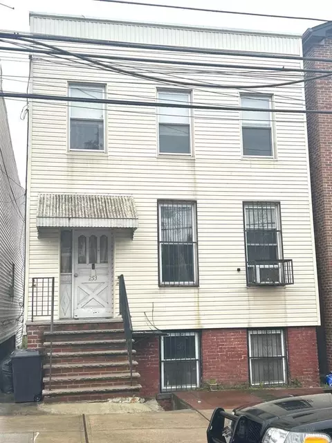 253 Griffith St, Jersey City, NJ 07307