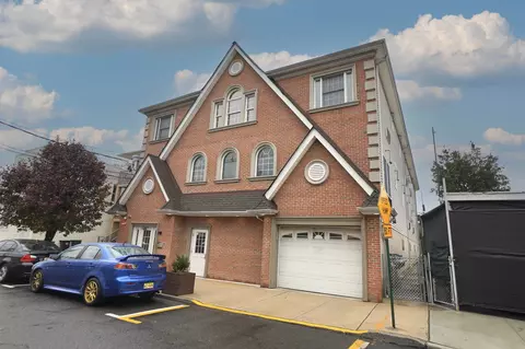 6708 Jackson St #2, Guttenberg, NJ 07093