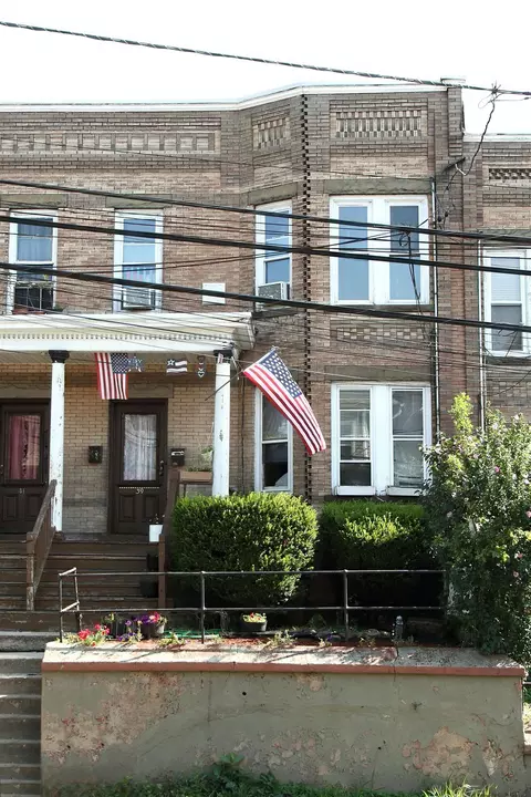 39 W 47th St, Bayonne, NJ 07002