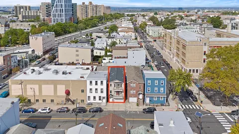 83 Oakland Ave, Jersey City, NJ 07306