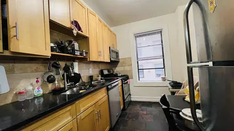 118 Corbin Ave #302, Jersey City, NJ 07306