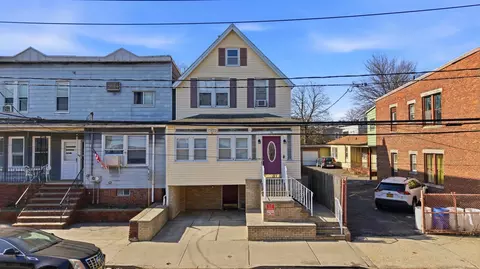 36 W 27th St, Bayonne, NJ 07002