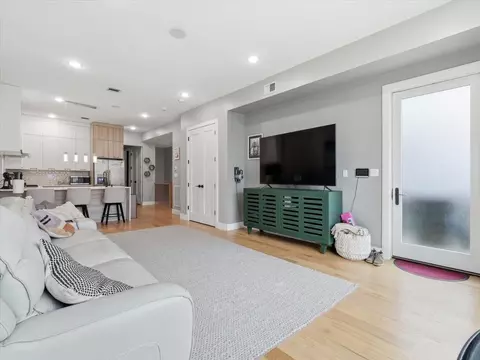 19 Eastern Pkwy #1, Jersey City, NJ 07305