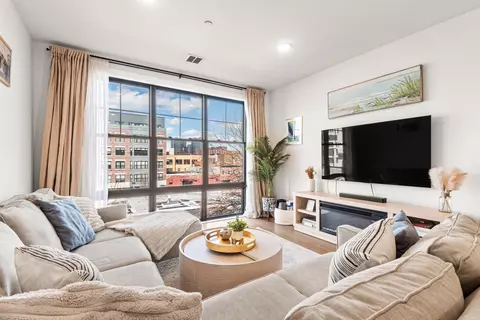 386 5th St #302, Jersey City, NJ 07302