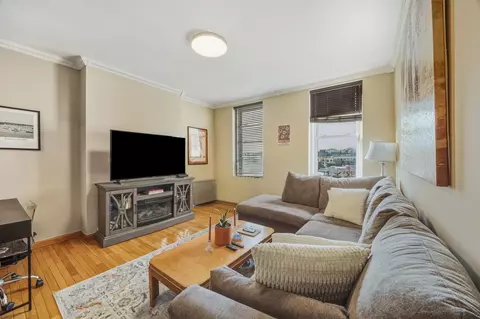 627 Willow Ave #5J, Hoboken, NJ 07030