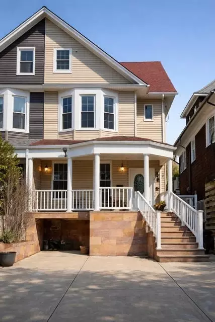 48 Danforth Ave, Jersey City, NJ 07305