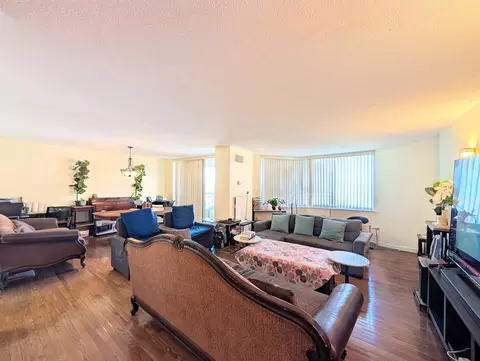 412 Harmon Cove Tower #412, Secaucus, NJ 07094