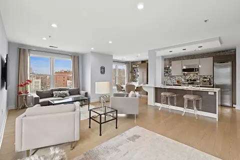 402 9th St #E6B, Hoboken, NJ 07030