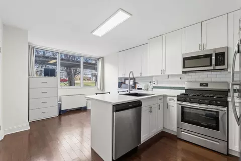 6040 Blvd E #L3, West New York, NJ 07093