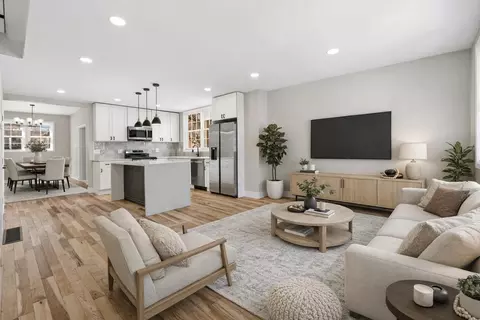14 E 52nd St, Bayonne, NJ 07002