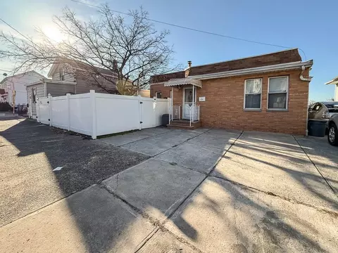 121 Fowler Ave, Jersey City, NJ 07305