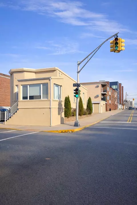 6000 Washington St, West New York, NJ 07093