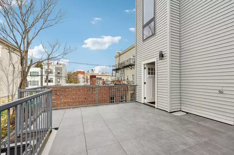 1003 Summit Ave #2, Jersey City, NJ 07307