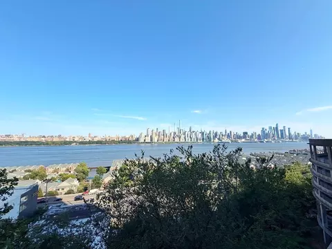 6600 Blvd E #22B, West New York, NJ 07093