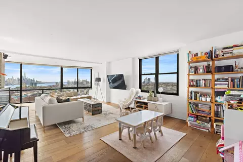 380 Mountain Rd #1813, Union City, NJ 07087