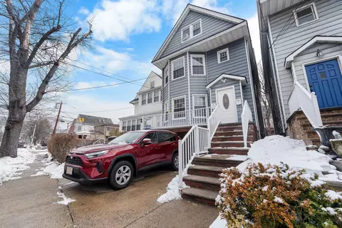 802 Avenue A, Bayonne, NJ 07002