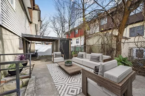 14 Laurel Ct, Jersey City, NJ 07302