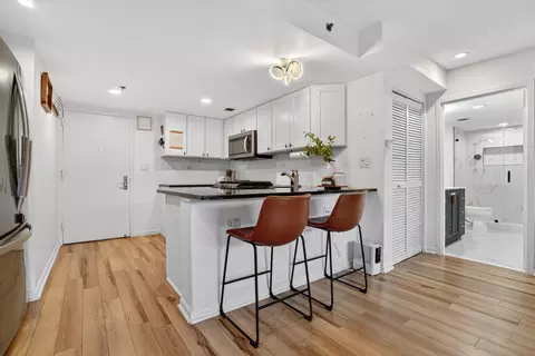 700 1st St #7T, Hoboken, NJ 07030