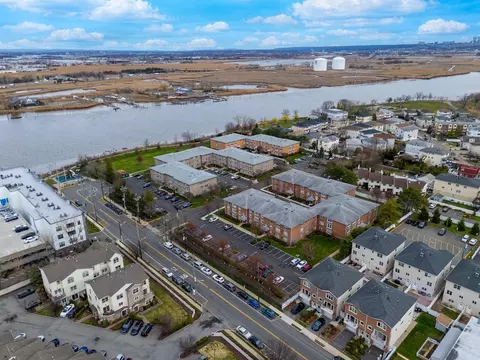 35 Riverview Ct #35, Secaucus, NJ 07094 photo 31