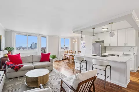 100 Manhattan Ave #1316, Union City, NJ 07087