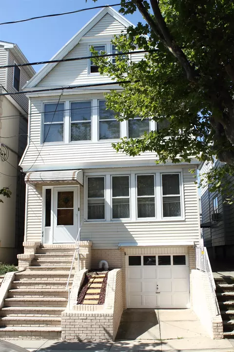 44 E 36th St, Bayonne, NJ 07002