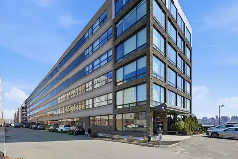 9 Somerset Ln #408, Edgewater, NJ 07020