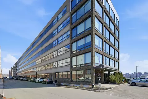 9 Somerset Ln #408, Edgewater, NJ 07020