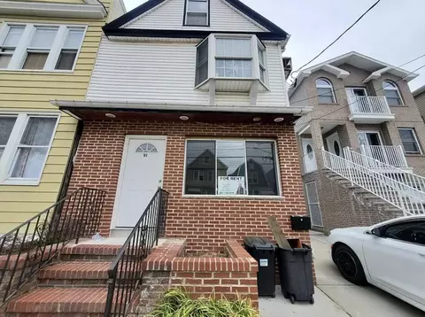 91 W 43rd St, Bayonne, NJ 07002