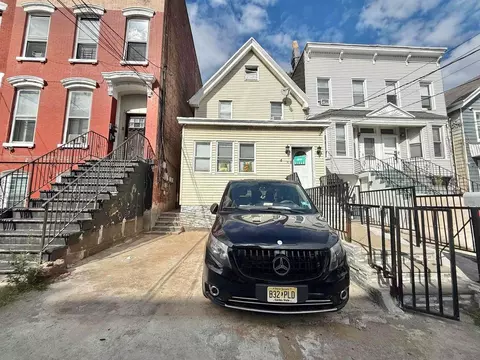 68 Brinkerhoff St, Jersey City, NJ 07304