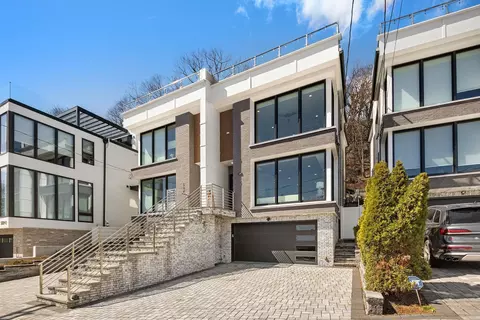 504 Undercliff Ave, Edgewater, NJ 07020 photo 2