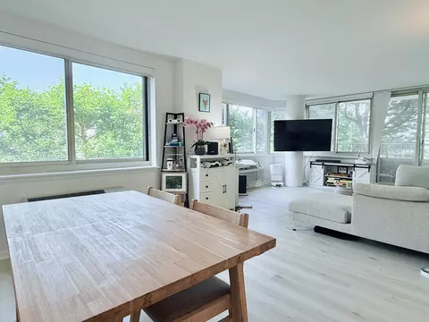 20 2nd St #208, Jersey City, NJ 07302